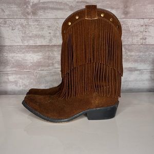 Girl’s size 2 Shyanne fringe boots